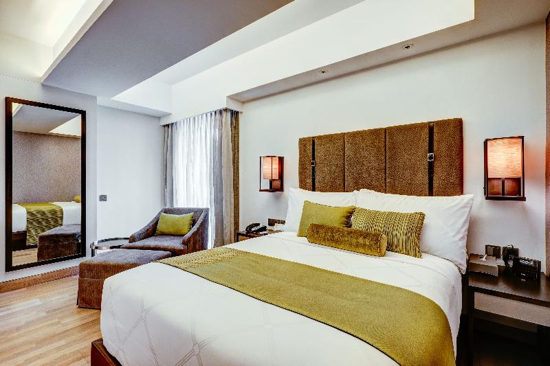 اتاق لوکس یک تخته, The Way Dhaka