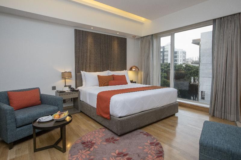 اتاق لوکس یک تخته, The Way Dhaka