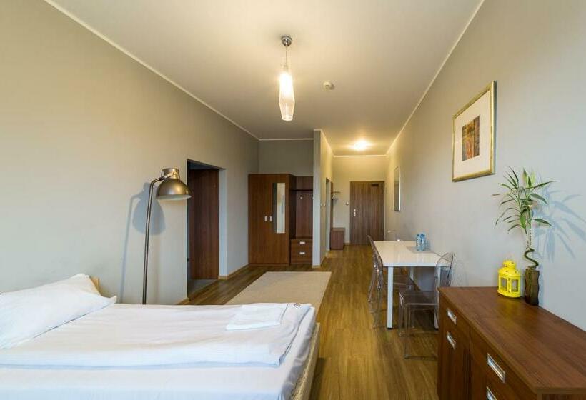 اتاق استاندارد سه نفره, Vigo