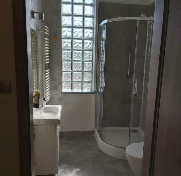 اتاق استاندارد سه نفره, Vigo