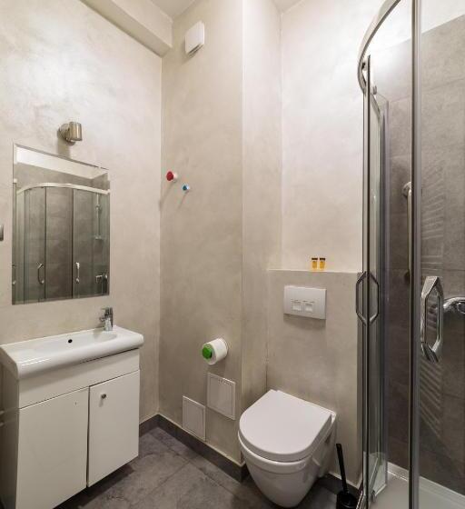 اتاق سوپریور خانوادگی, Vigo