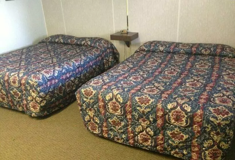 ２ダブルベッドのスタンダードルーム, Jamestown Motel