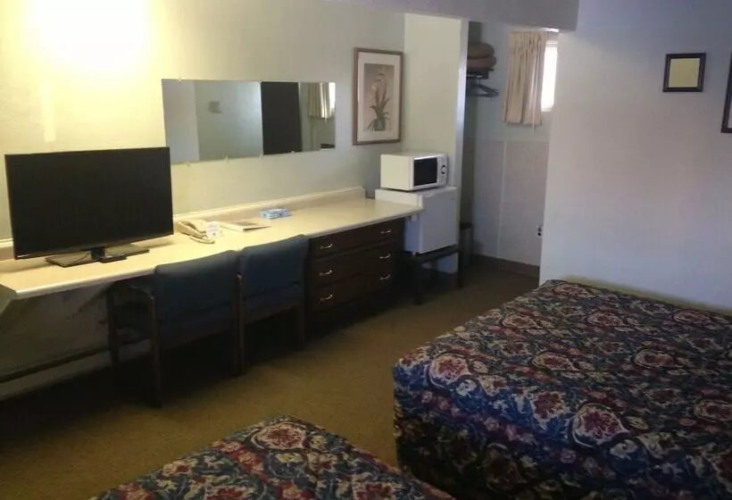 ２ダブルベッドのスタンダードルーム, Jamestown Motel