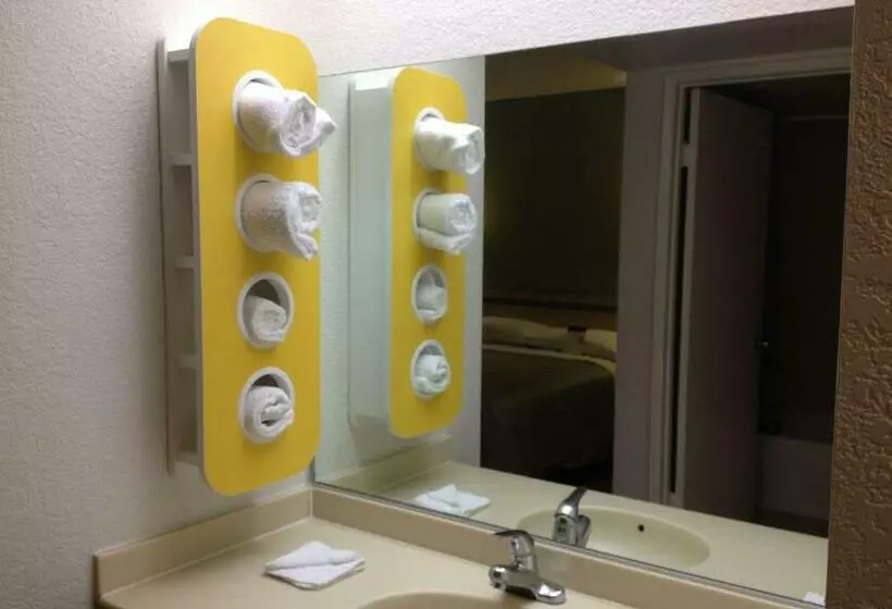 スタンダード４人部屋, Motel 6 Hemet