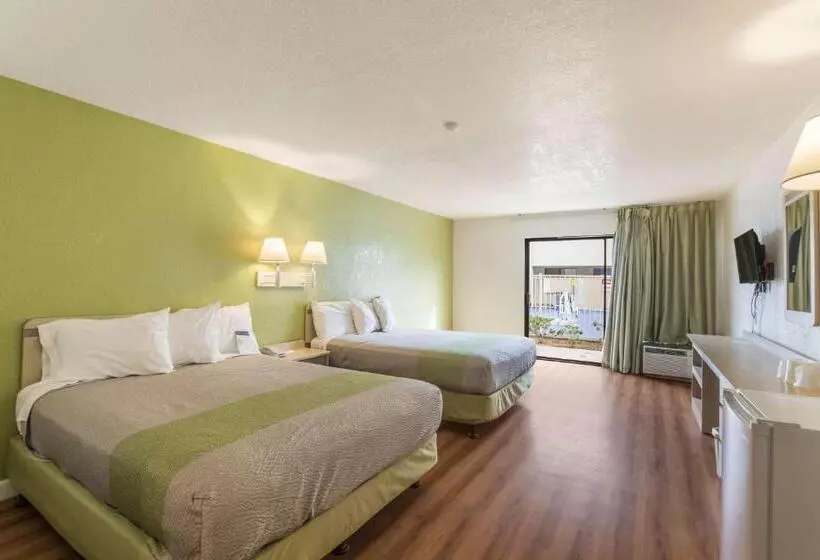 バルコニー付スタンダード４ベッドルーム, Motel 6 Hemet