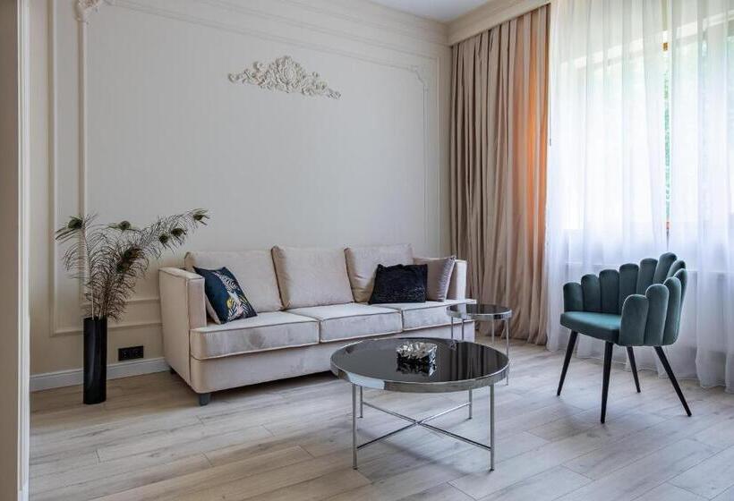 Standard Room, Resto Park традиція