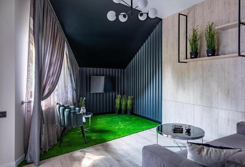 Standard Room, Resto Park традиція