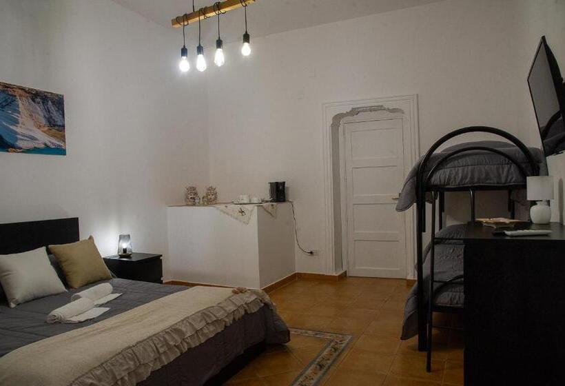 غرفة كلاسيكية رباعية, B&b La Vista Sul Teatro