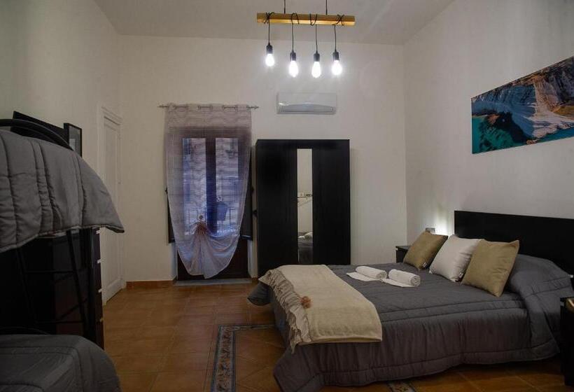 غرفة كلاسيكية رباعية, B&b La Vista Sul Teatro