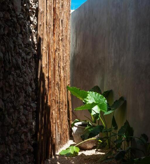 מיטת קינג בסוויטה, Be Zanzibar Boutique