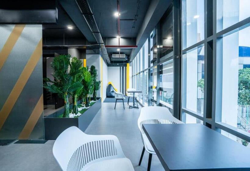 スタンダードルーム, Naptapgo, Noida 63 Metro   Japanese Capsule Family Suite   Lounge, Cafe, Wi Fi