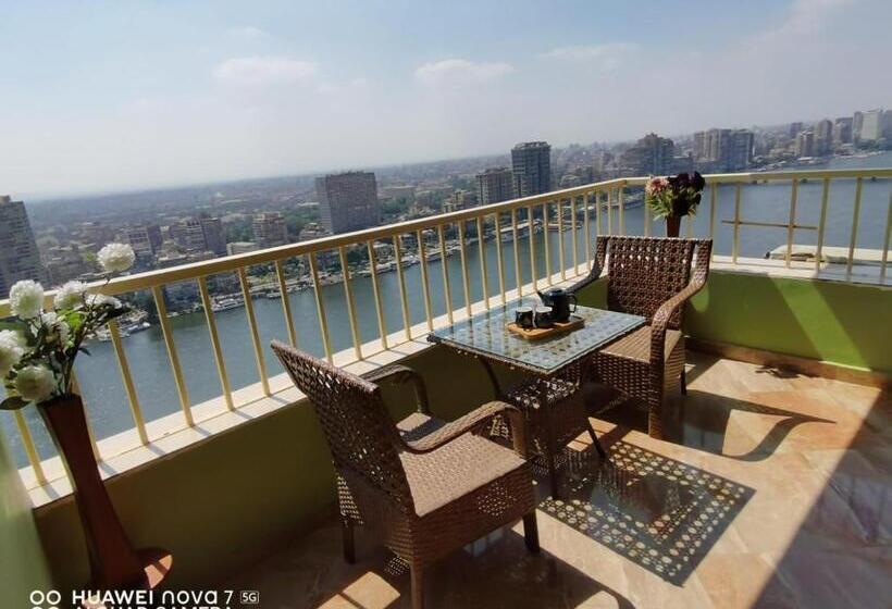 Deluxe room with river view, Holiday Nile Cairo