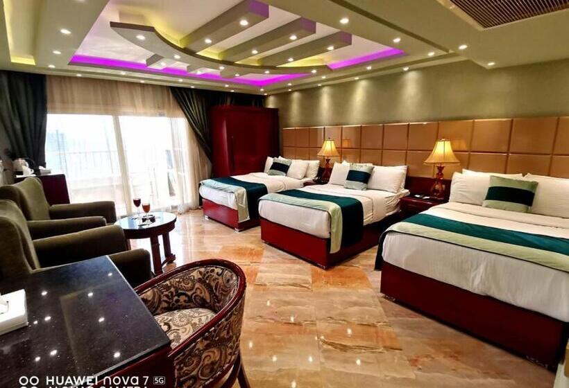 اتاق سه نفره دلوکس با چشم‌انداز دریا, Holiday Nile Cairo