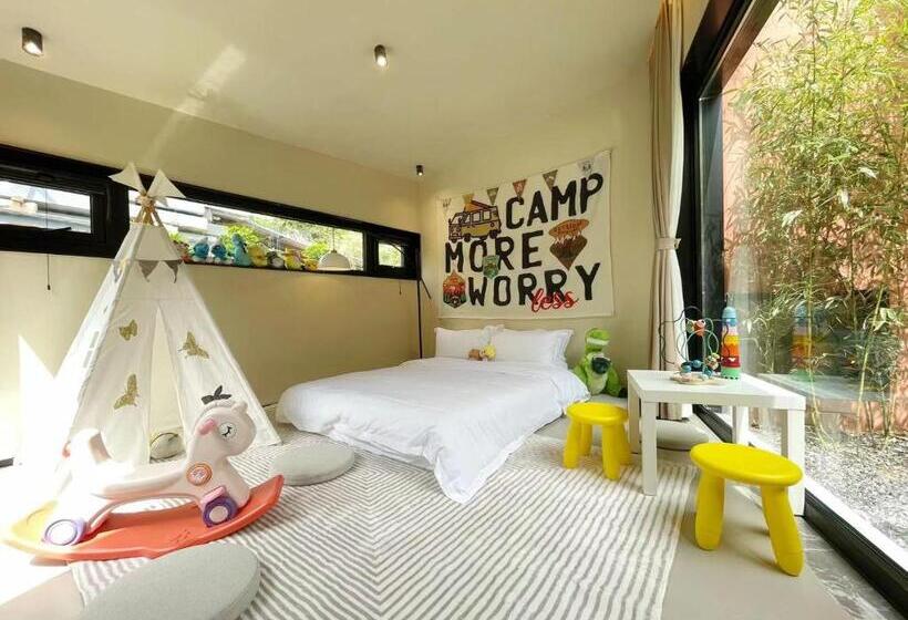 Family Suite, Moya Homestay  Qingdao Laoshan Scenic Area Yangkou Store