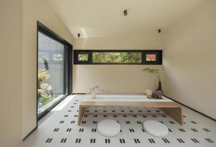 Family Suite, Moya Homestay  Qingdao Laoshan Scenic Area Yangkou Store