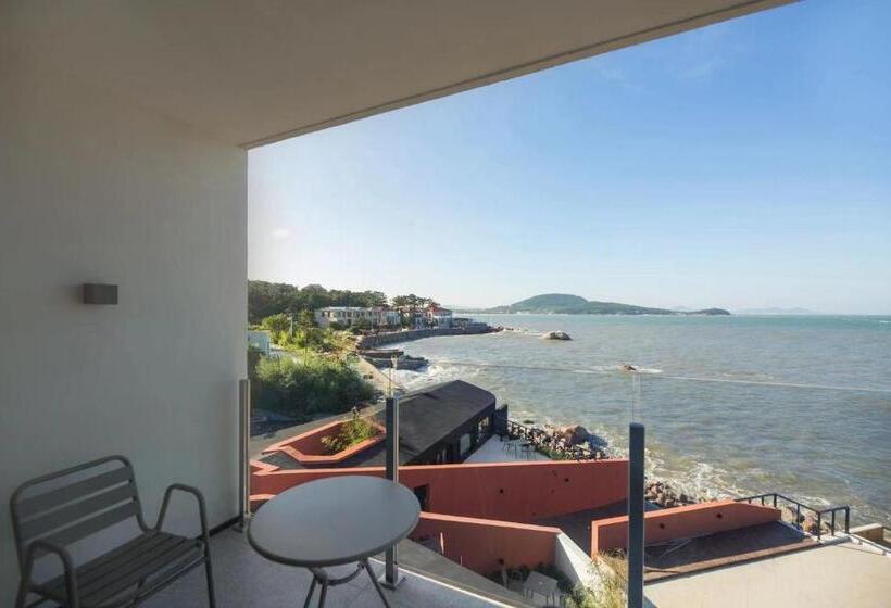 Люкс Кровать Кинг, Moya Homestay  Qingdao Laoshan Scenic Area Yangkou Store