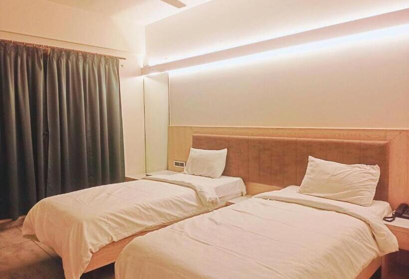 غرفة ديلوكس, Treebo Sai Rekha Inn