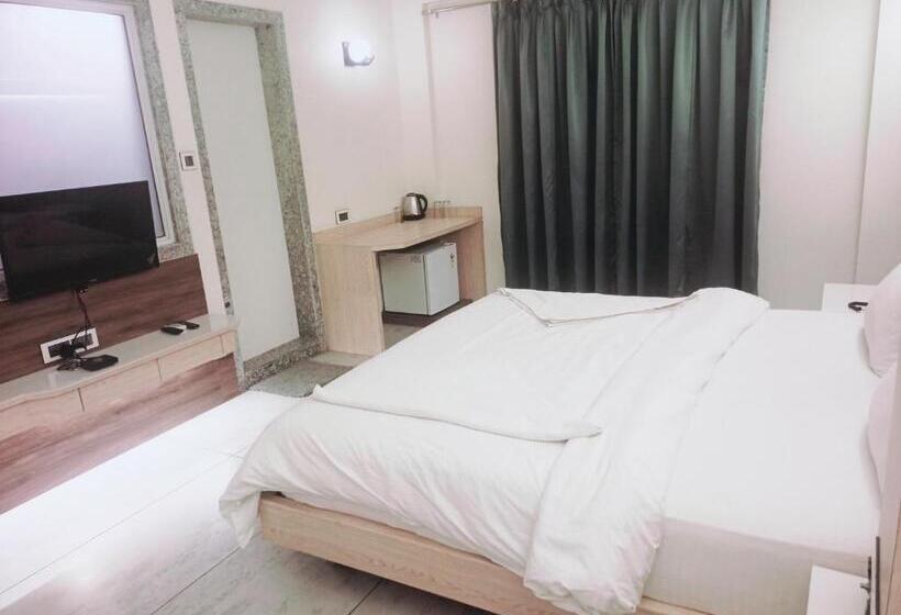 豪华房间, Treebo Sai Rekha Inn