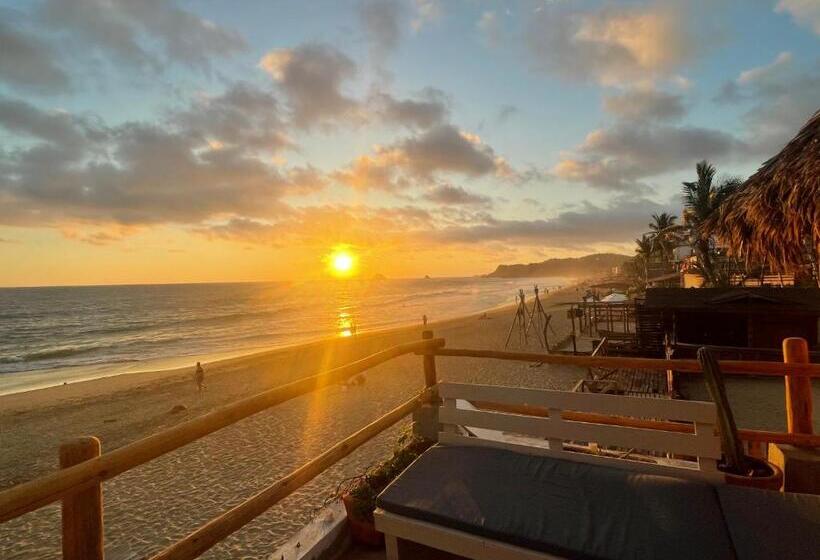 سوییت با چشمانداز دریا, Sebastian De Los Milagros