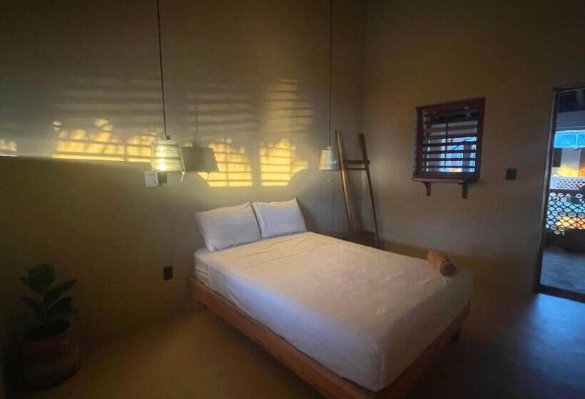 سوییت جونیور, Sebastian De Los Milagros