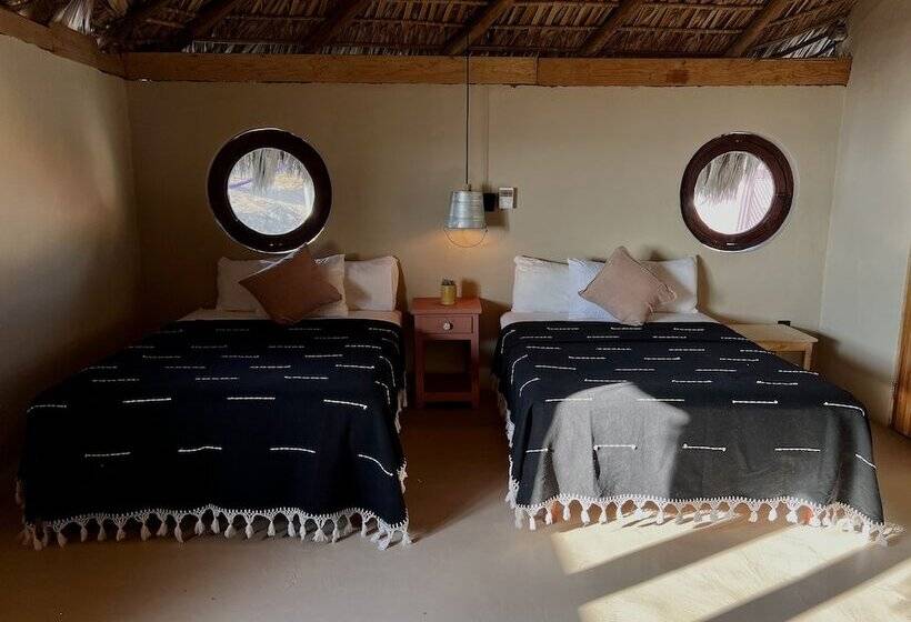 اتاق استاندارد چهار تخته, Sebastian De Los Milagros