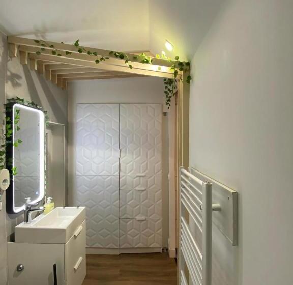Апартаменты Deluxe 1 Спальня, L Appart Hôtel 23ème Avenue   Spa Privatif   Love Room   Appartements à Thèmes