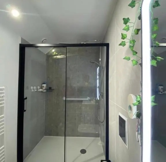 １ベッドルームのデラックスアパートメント, L Appart Hôtel 23ème Avenue   Spa Privatif   Love Room   Appartements à Thèmes