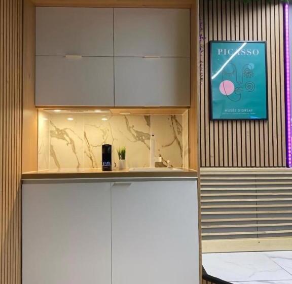 דירת חדר דלוקס, L Appart Hôtel 23ème Avenue   Spa Privatif   Love Room   Appartements à Thèmes