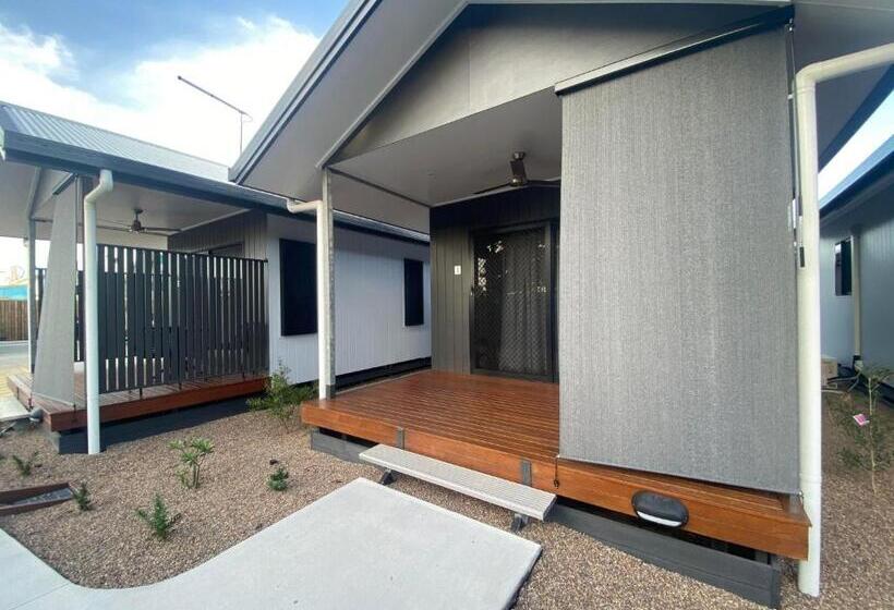 استودیوی لوکس, The Dugongs  Rest