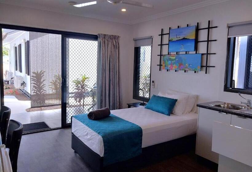 اتاق لوکس یک تخته, The Dugongs  Rest