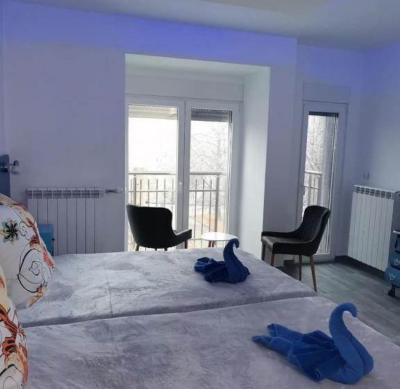 اتاق استاندارد سه نفره, бутик хотел ресторант брасери и релакс зона сажитариус