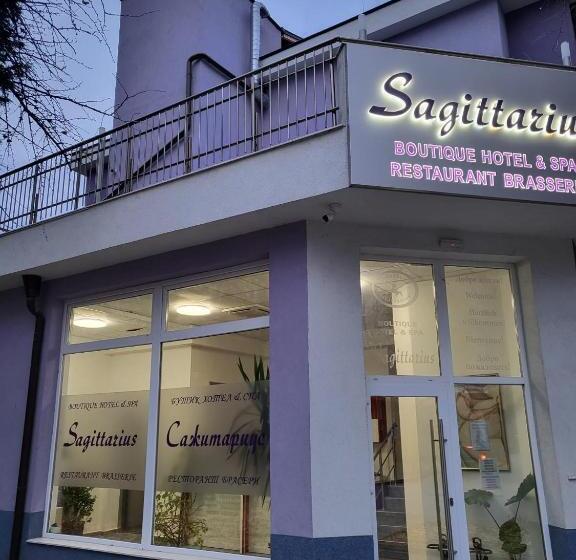 اتاق استاندارد سه نفره, бутик хотел ресторант брасери и релакс зона сажитариус