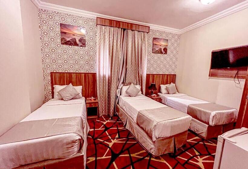 غرفة قياسية ثلاثية, فندق نور المسك