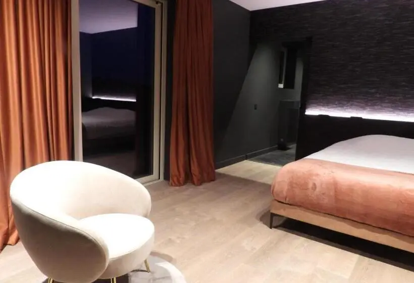 اتاق لوکس با تخت بزرگ, B&b Logie Jolie
