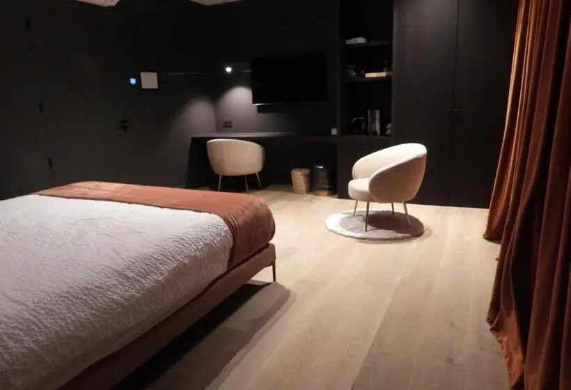 اتاق لوکس با تخت بزرگ, B&b Logie Jolie