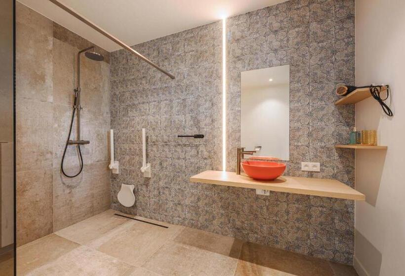اتاق استاندارد با تخت بزرگ برای معلولان, B&b Logie Jolie