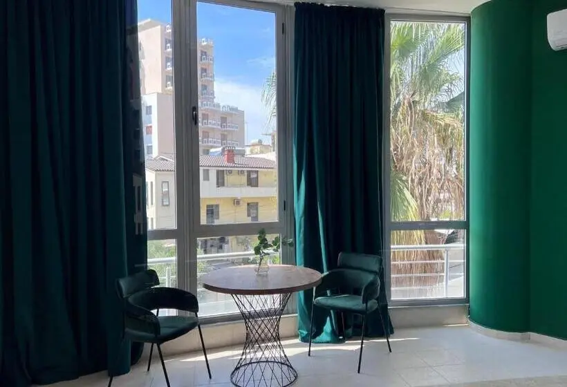 اتاق استاندارد, Cactus Apartments