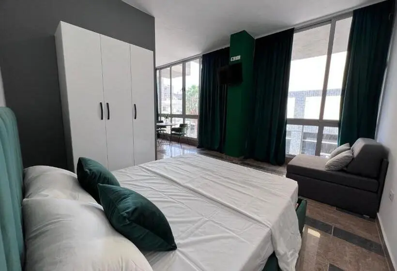 اتاق لوکس, Cactus Apartments