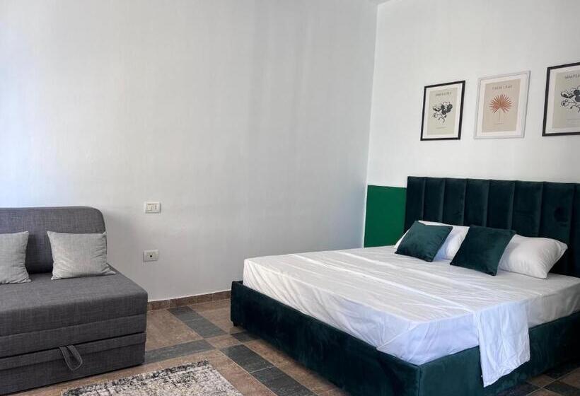 اتاق لوکس سه تخته, Cactus Apartments