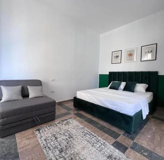 اتاق لوکس سه تخته, Cactus Apartments