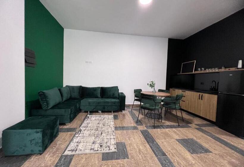 اتاق لوکس چهار تخته, Cactus Apartments