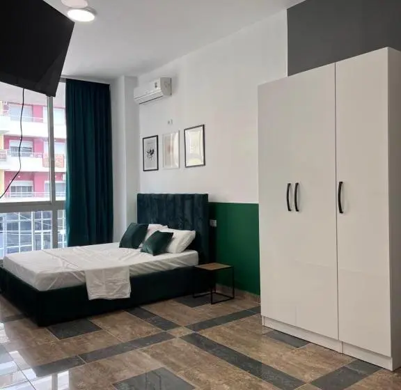 اتاق لوکس چهار تخته, Cactus Apartments