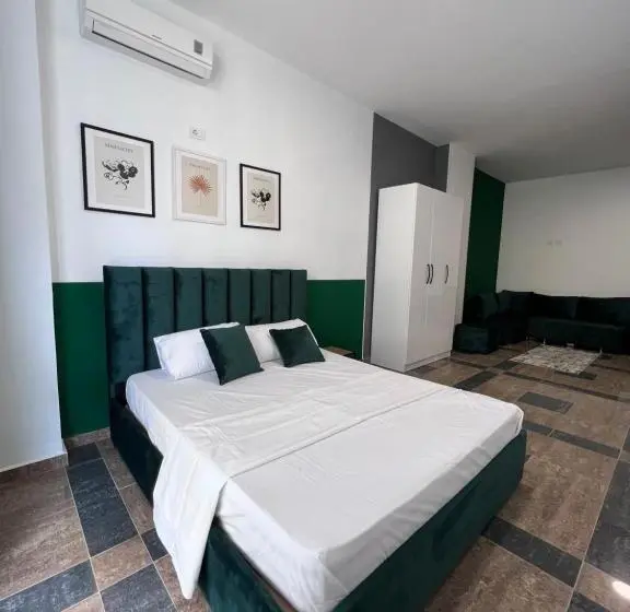 اتاق لوکس چهار تخته, Cactus Apartments