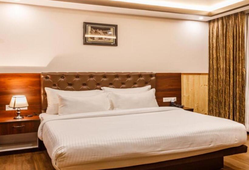 キングサイズベッドのスタンダードルーム, Lha Yul Nearby Mg Road Gangtok