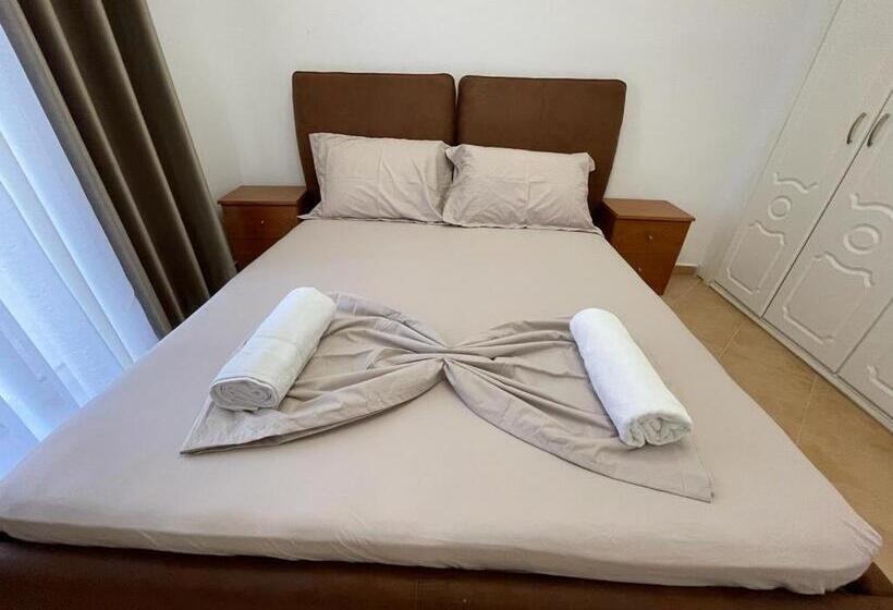 اتاق خانوادگی, Eks