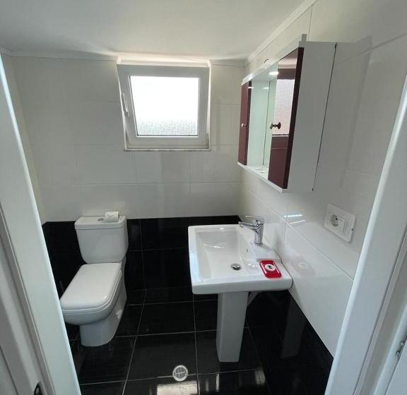 اتاق خانوادگی, Eks