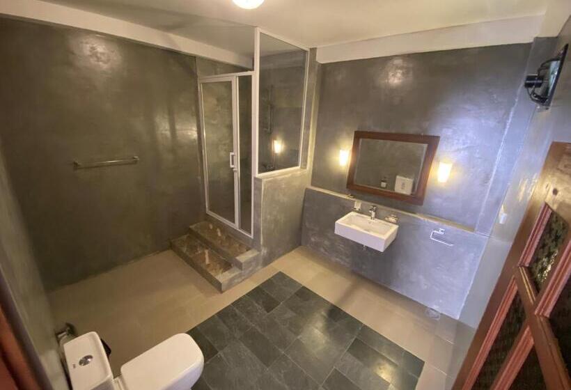 اتاق خانوادگی با چشمانداز کوه, Sobaway Resorts