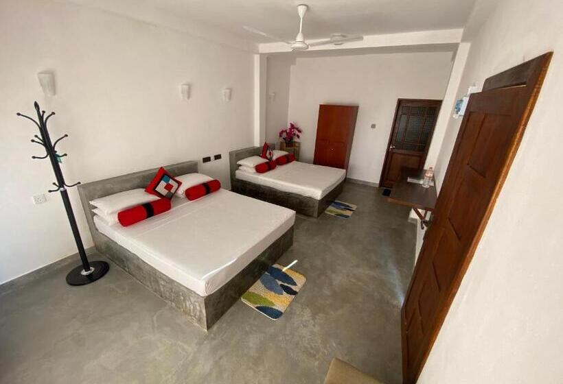 اتاق خانوادگی با چشم‌انداز کوه, Sobaway Resorts