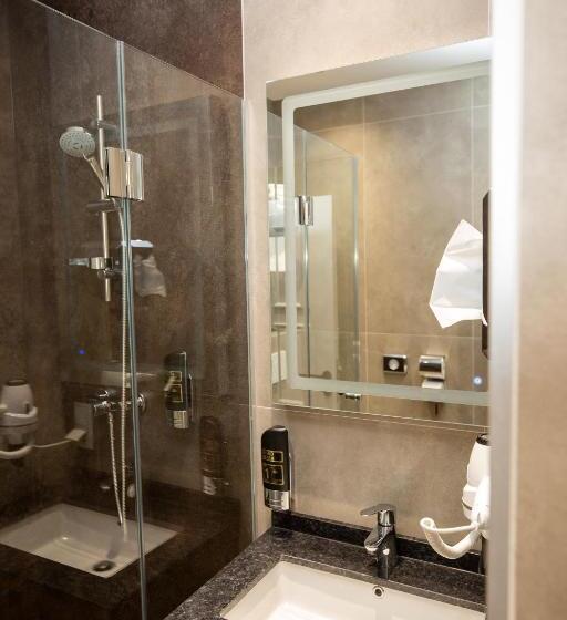 수피리어 트리플 룸, Kent Hotel Domenig