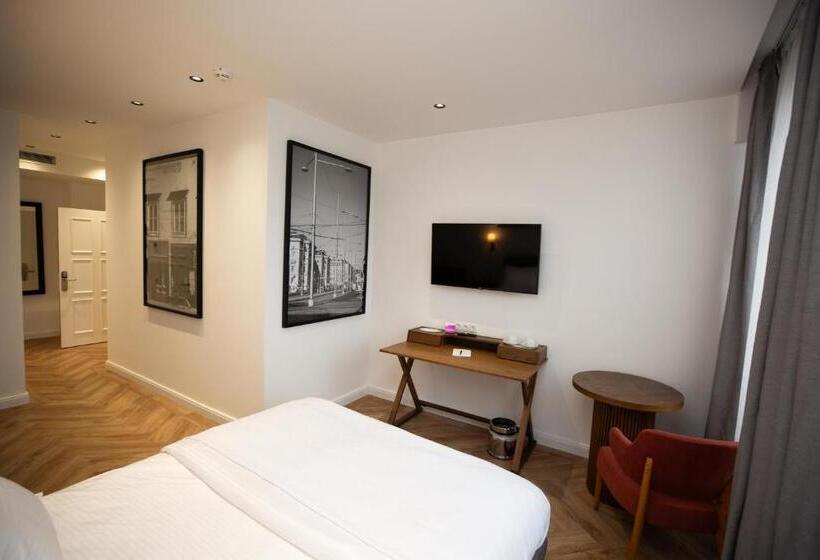 수피리어 트리플 룸, Kent Hotel Domenig